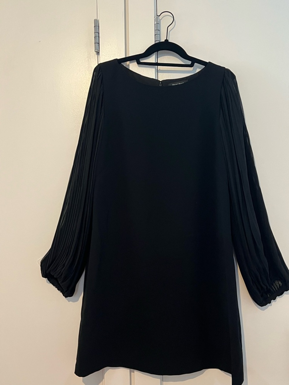 White House Black Market Black Pleated Long-Sleeve Shift Dress